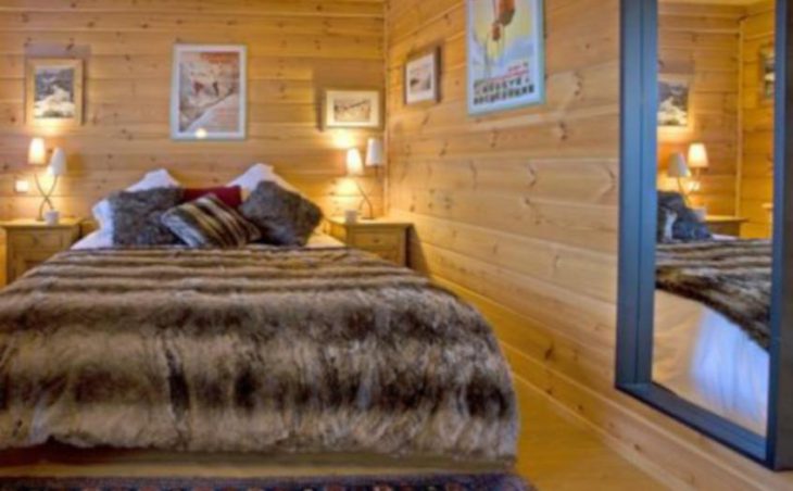 Chalet Rachael, La Tania, Double Bedroom